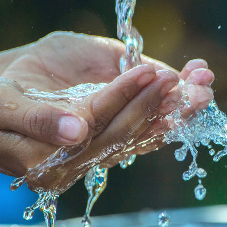 Reines und hexagonales Trinkwasser